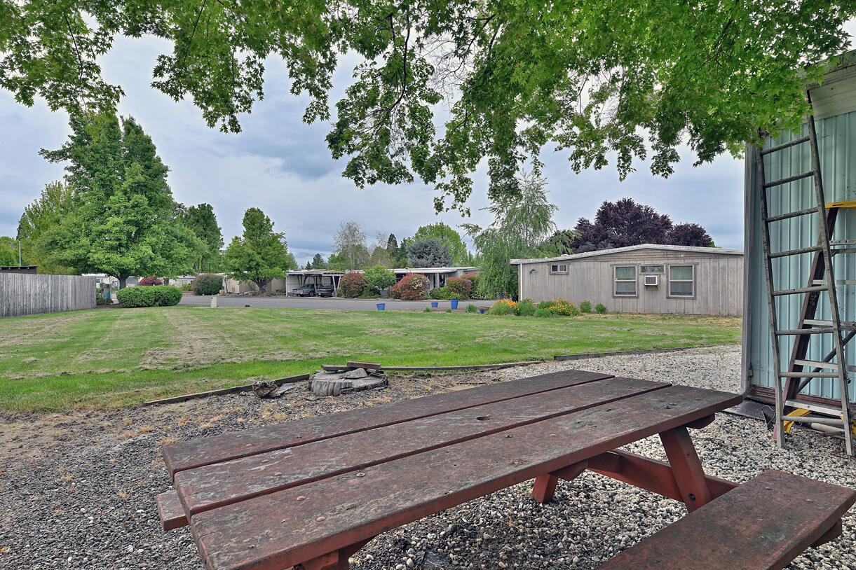 2252 Table Rock Road, Unit 59 Medford, OR 97501 - Photo 19 of 19 19 Back out to Common area