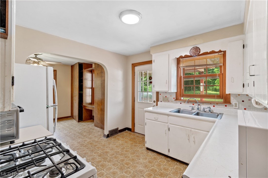 2547 Massillon Road Akron, OH 44312 - Photo 8 of 26 Gallery Image 8