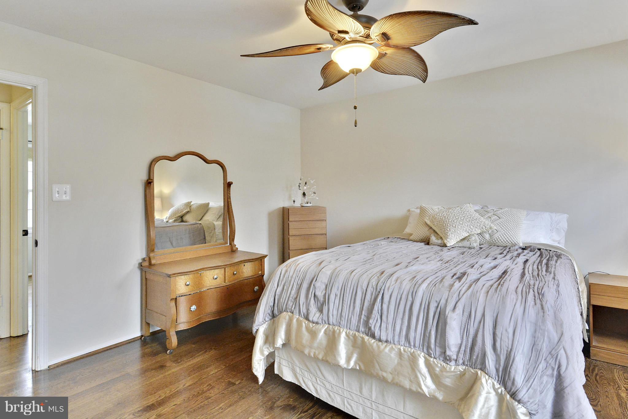 5656 Kirkham Court Springfield, VA 22151 - Photo 11 of 25 Bedroom