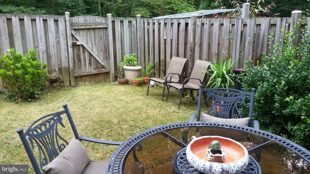 5656 Kirkham Court Springfield, VA 22151 - Photo 17 of 25 Exterior (Rear)