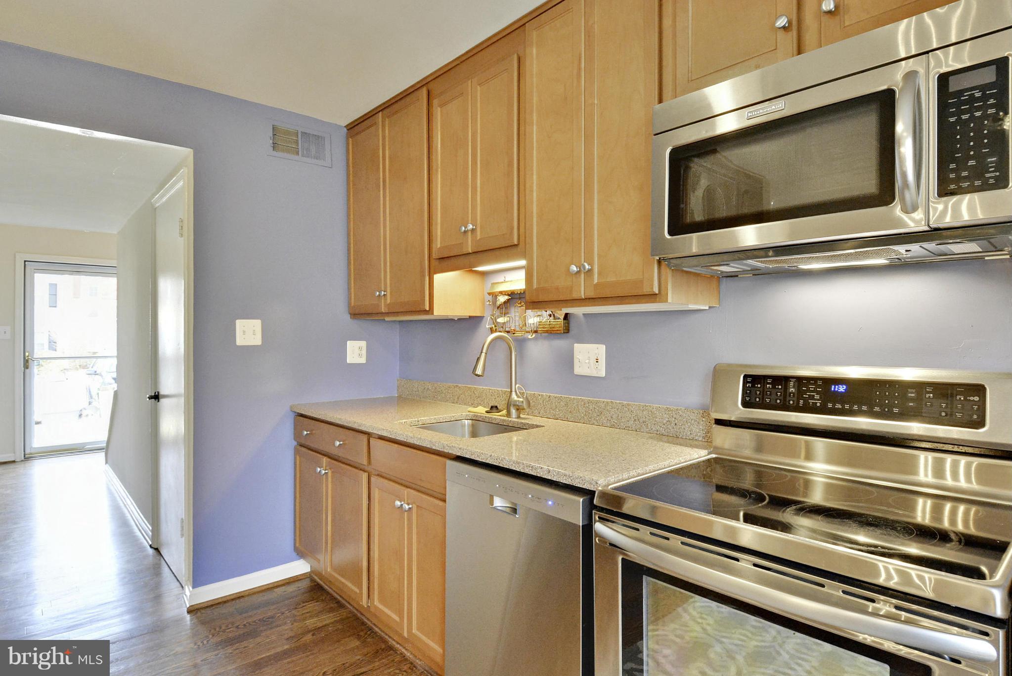 5656 Kirkham Court Springfield, VA 22151 - Photo 3 of 25 Kitchen