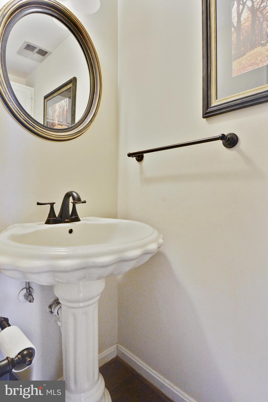 5656 Kirkham Court Springfield, VA 22151 - Photo 8 of 25 Bath