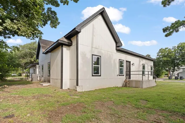 $2,995 | 314 North Anglin Street, Cleburne, TX 76031