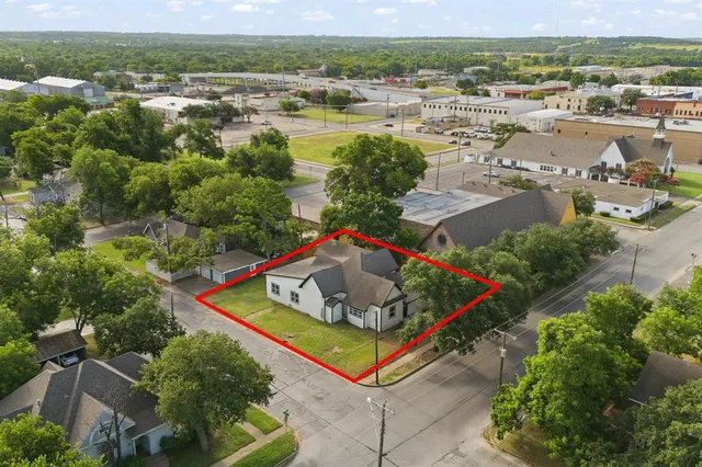 $2,995 | 314 North Anglin Street, Cleburne, TX 76031