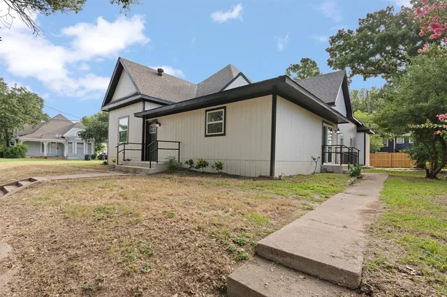 $2,995 | 314 North Anglin Street, Cleburne, TX 76031