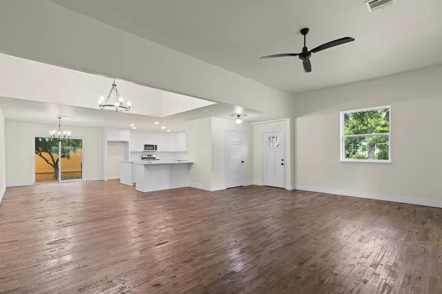 $2,995 | 314 North Anglin Street, Cleburne, TX 76031