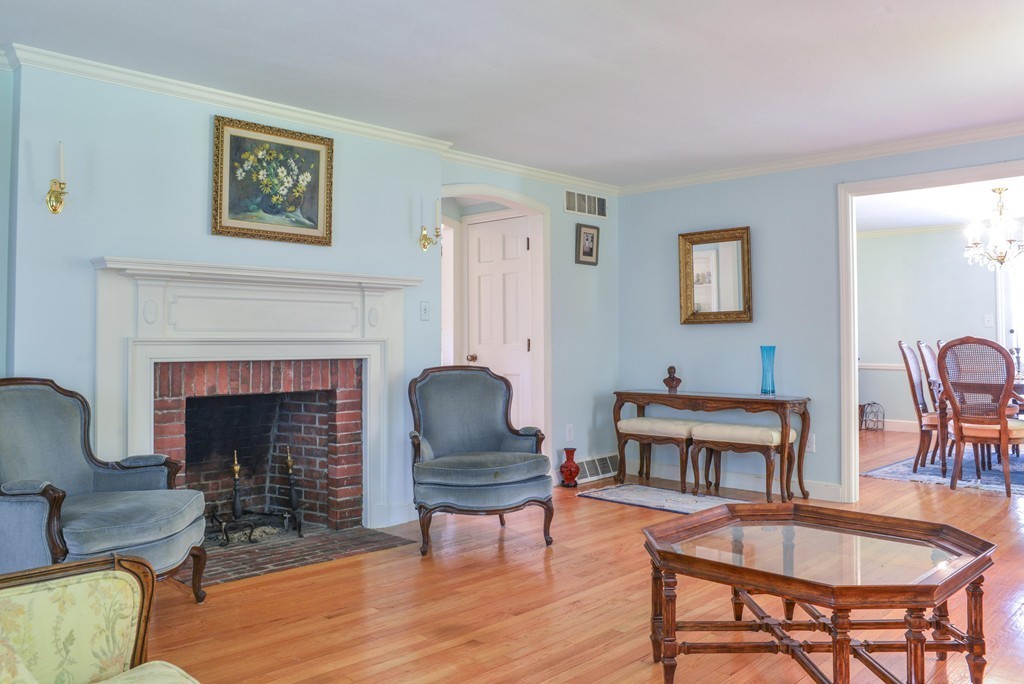 216 Falmouth Road West Springfield, MA 01089 - Photo 12 of 30 Gallery Image 12