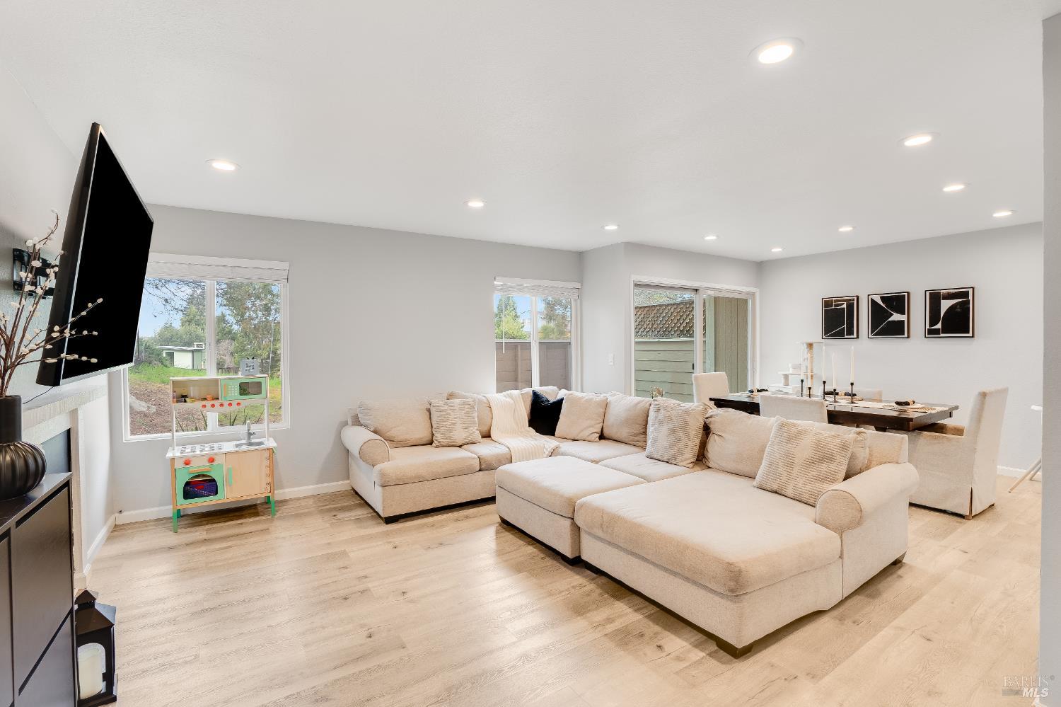 211 Apollo, Unit 5 Hercules, CA 94547 - Photo 2 of 18