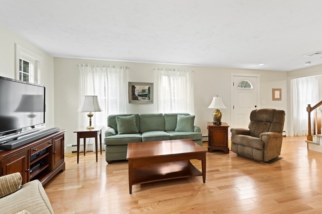 2 Andrew Road Bourne, MA 02562 - Photo 5 of 41