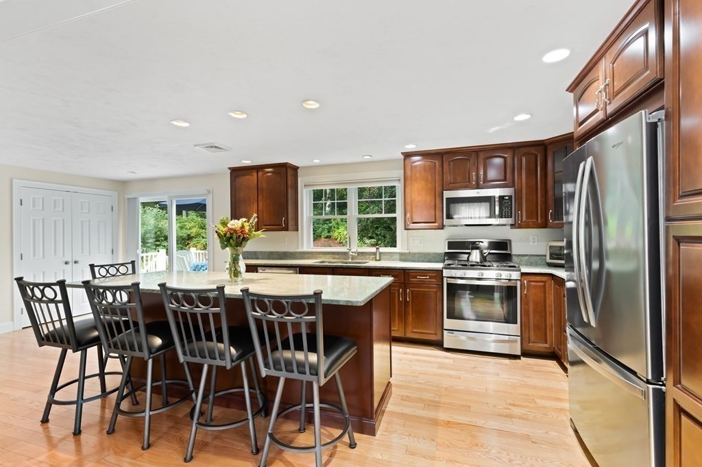 2 Andrew Road Bourne, MA 02562 - Photo 7 of 41