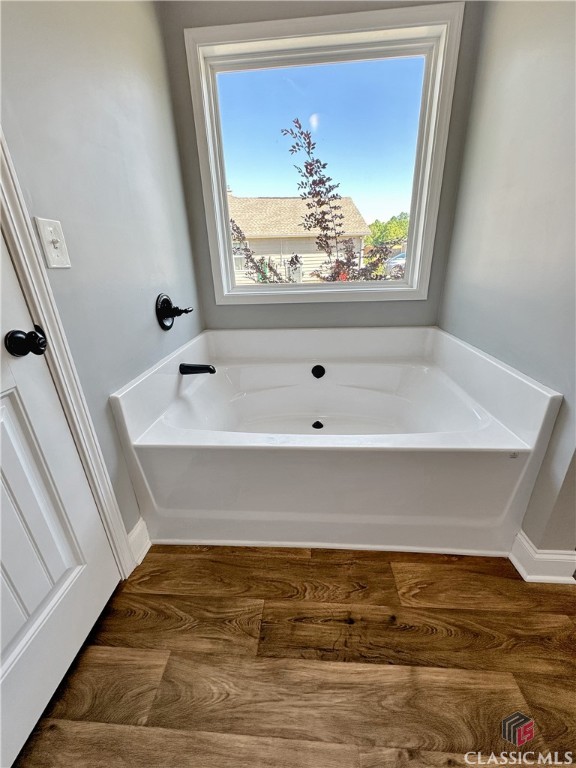 87 Evergreen Ridge Court Statham, GA 30666 - Photo 35 of 36 Master tub