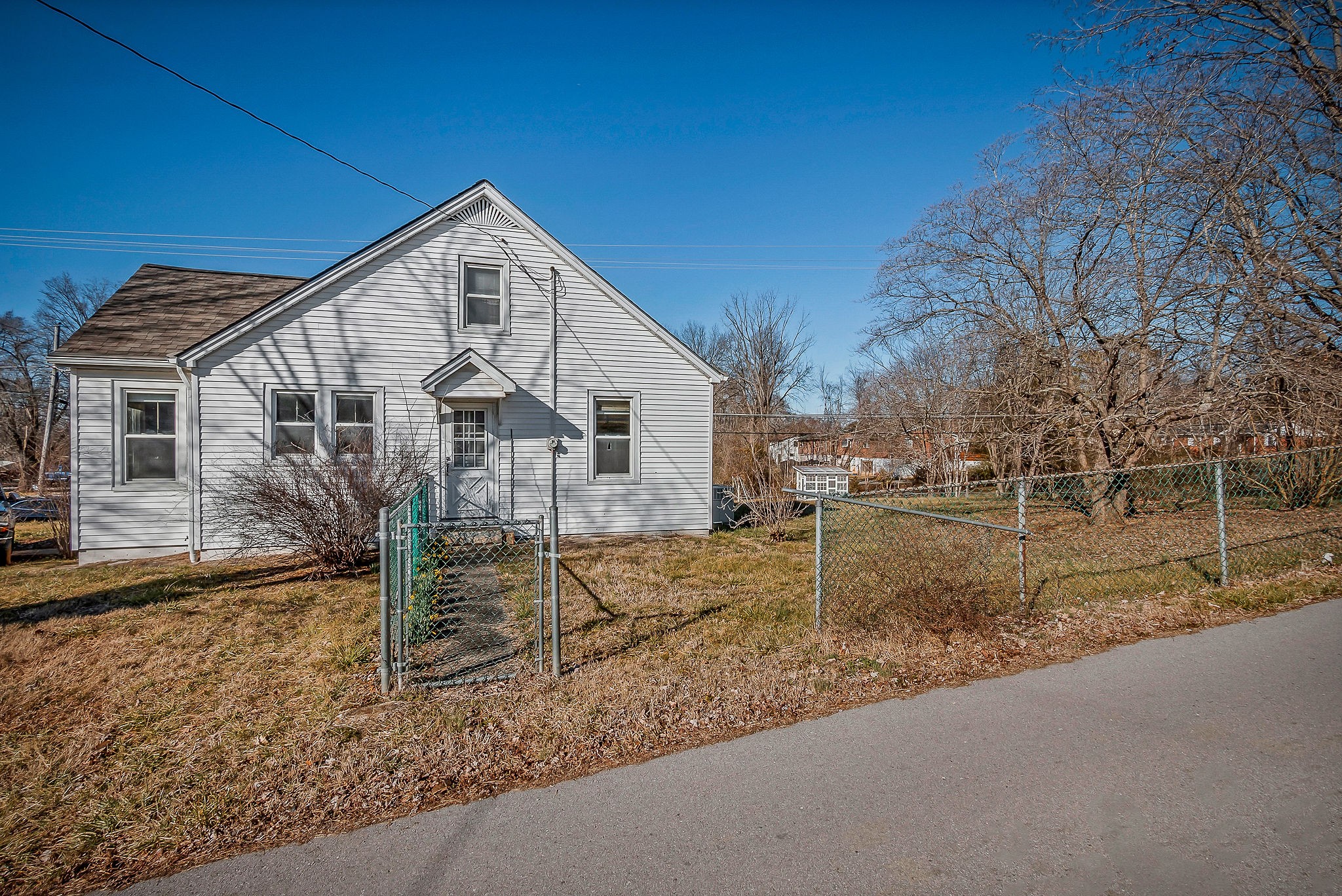 304 South Young Street Sparta, TN 38583 - Photo 7 of 20 a view of a house with a yard