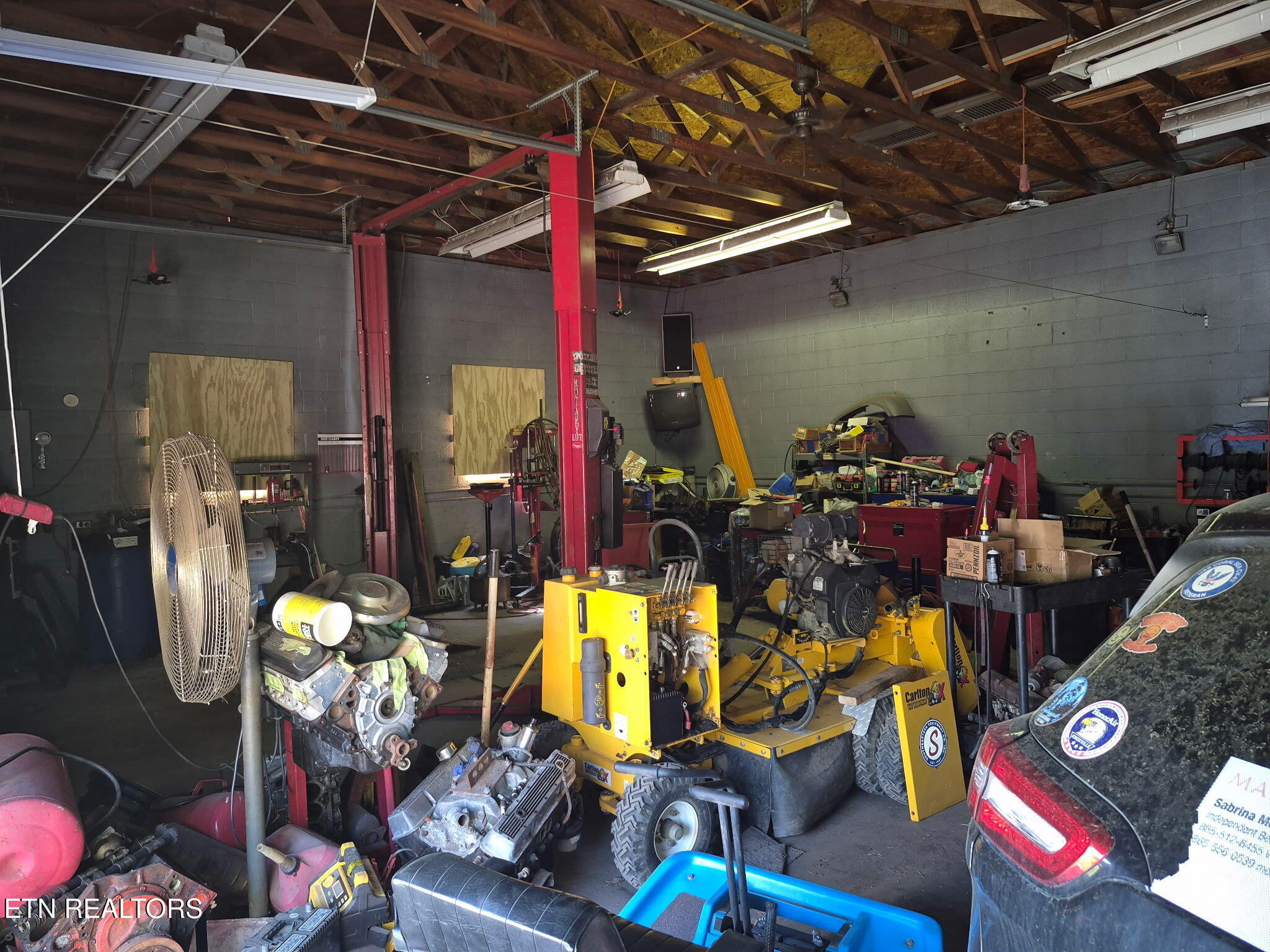 6733 Ball Road Knoxville, TN 37931 - Photo 10 of 10 6733 Ball Road Inside Garage