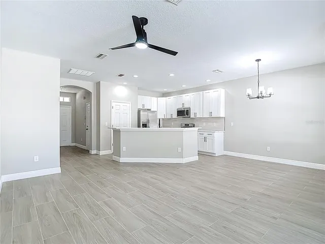 $274,000 | 1206 Summergate Drive, Valrico, FL 33594