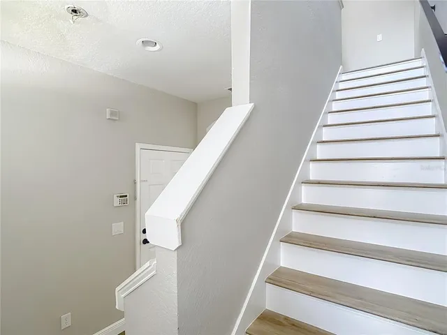 $274,000 | 1206 Summergate Drive, Valrico, FL 33594