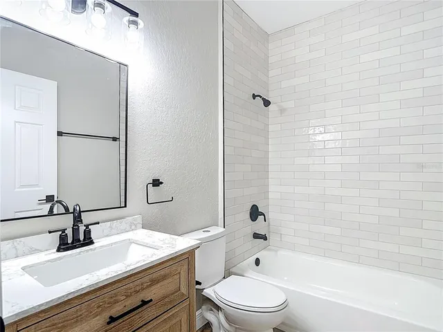 $274,000 | 1206 Summergate Drive, Valrico, FL 33594