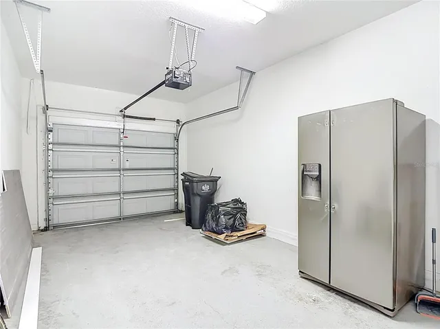 $274,000 | 1206 Summergate Drive, Valrico, FL 33594