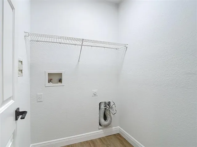 $289,000 | 1206 Summergate Drive, Valrico, FL 33594