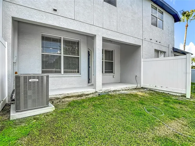 $289,000 | 1206 Summergate Drive, Valrico, FL 33594