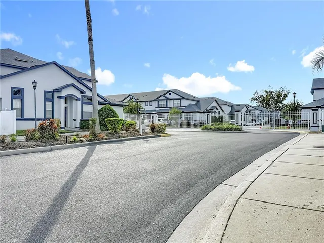 $289,000 | 1206 Summergate Drive, Valrico, FL 33594