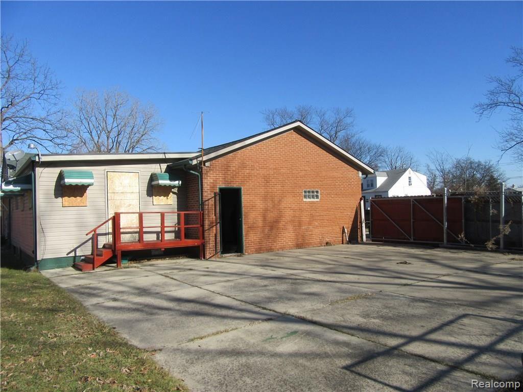 3586 Spring Hill Avenue Inkster, MI 48141 - Photo 19 of 20 005.JPG