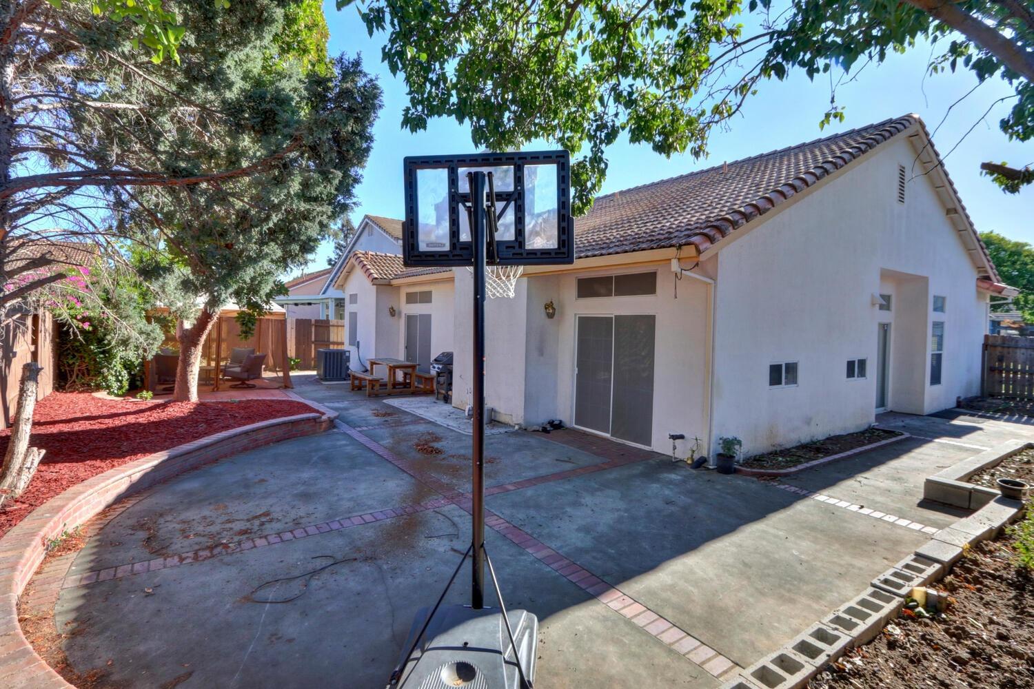 8859 Westside Way Elk Grove, CA 95758 - Photo 36 of 40