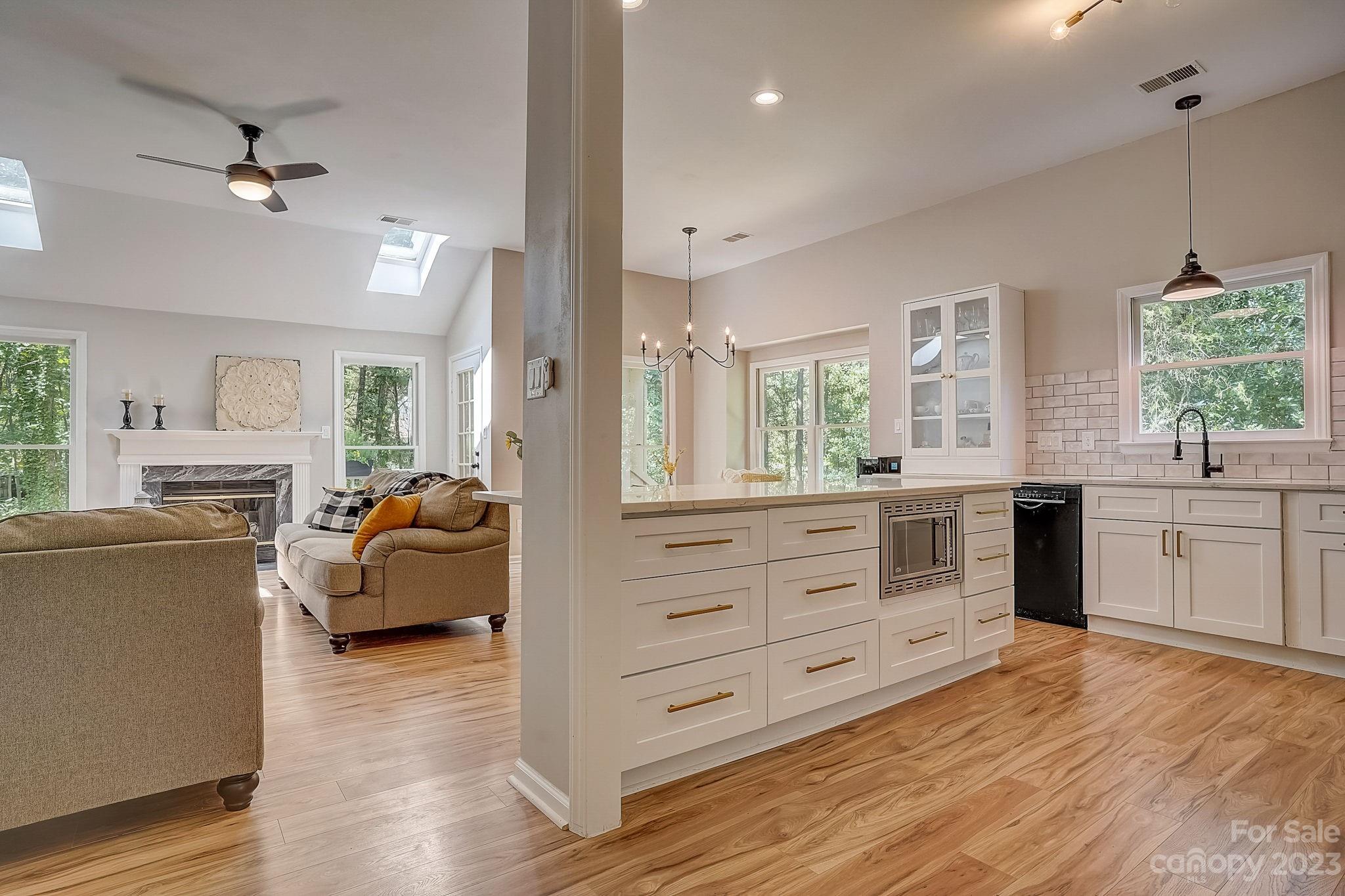 8231 Hunley Ridge Road Matthews, NC 28104 - Photo 7 of 34 Gallery Image 7