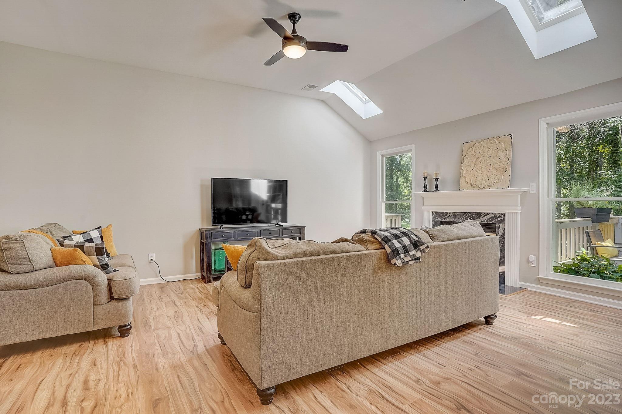 8231 Hunley Ridge Road Matthews, NC 28104 - Photo 9 of 34 Gallery Image 9