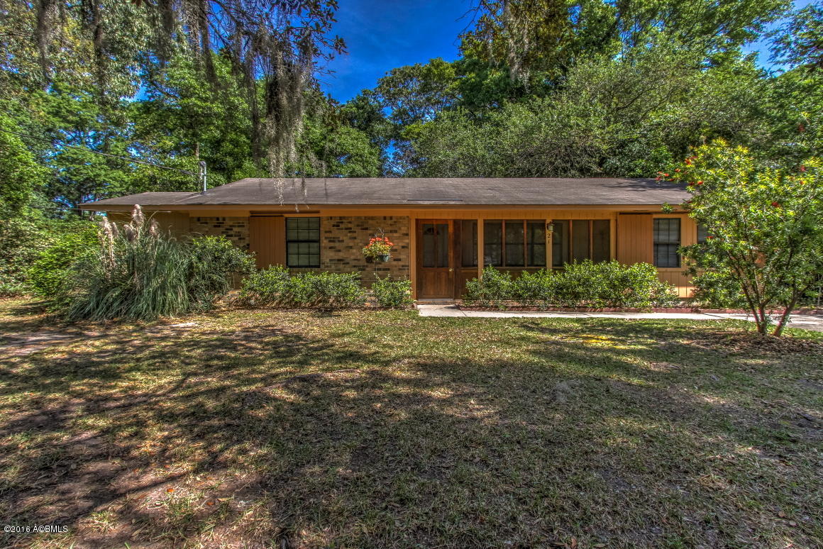 21 State Rd S-7-428 Beaufort, SC 29907 - Photo 1 of 25 1
