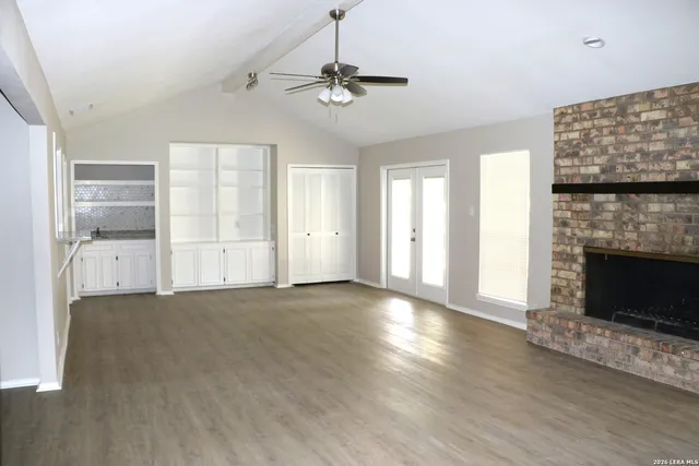 $2,450 | 13811 Brook Hollow Boulevard, San Antonio, TX 78232