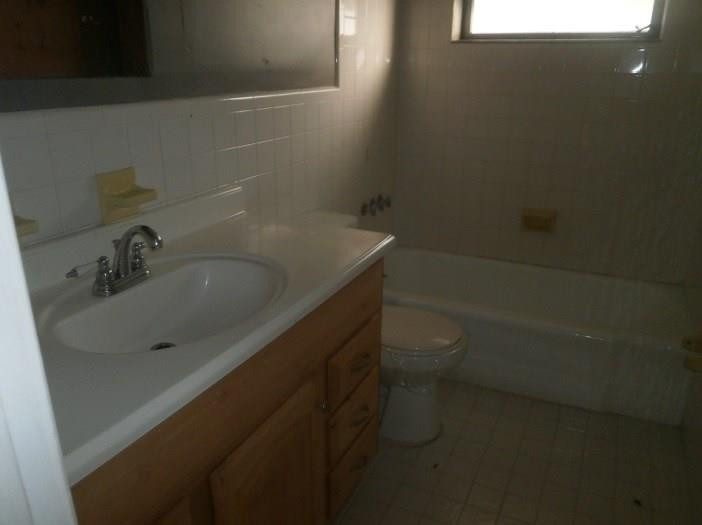 1709 North Park Road Hollywood, FL 33021 - Photo 8 of 13 Photo 8
