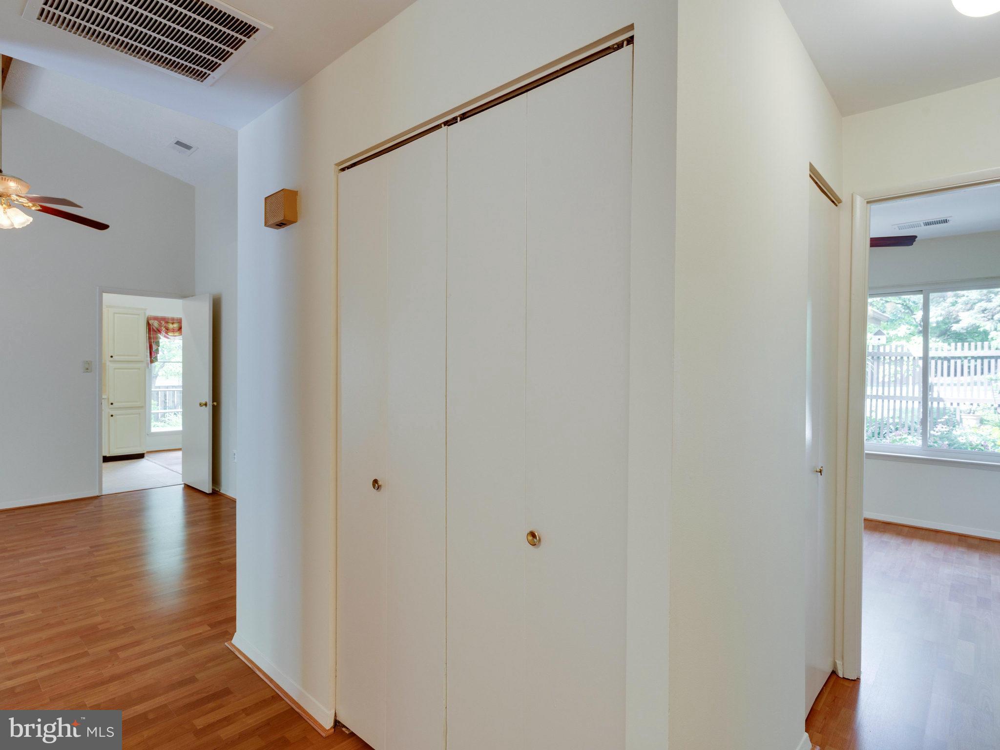 5337 Aylor Road Fairfax, VA 22032 - Photo 20 of 30 Hallway View
