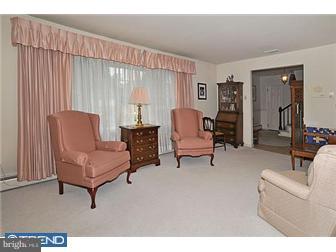 4175 Hoffman Road Hatboro, PA 19040 - Photo 7 of 12 Living Room