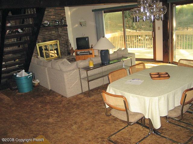 1316 Hampstead Road Bushkill, PA 18324 - Photo 4 of 12 Living Area