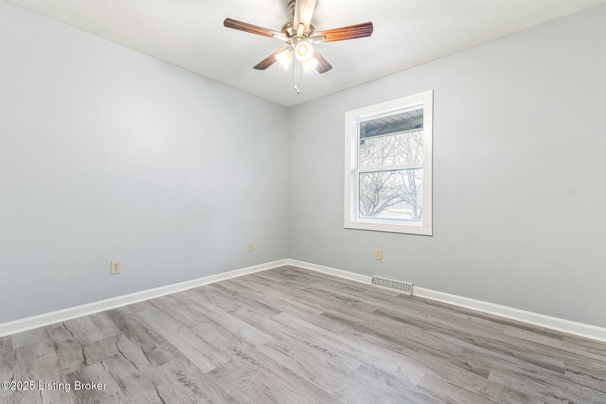6099 Shepherdsville Road Elizabethtown, KY 42701 - Photo 23 of 66 6099 Shepherdsville Rd (21 of 66)