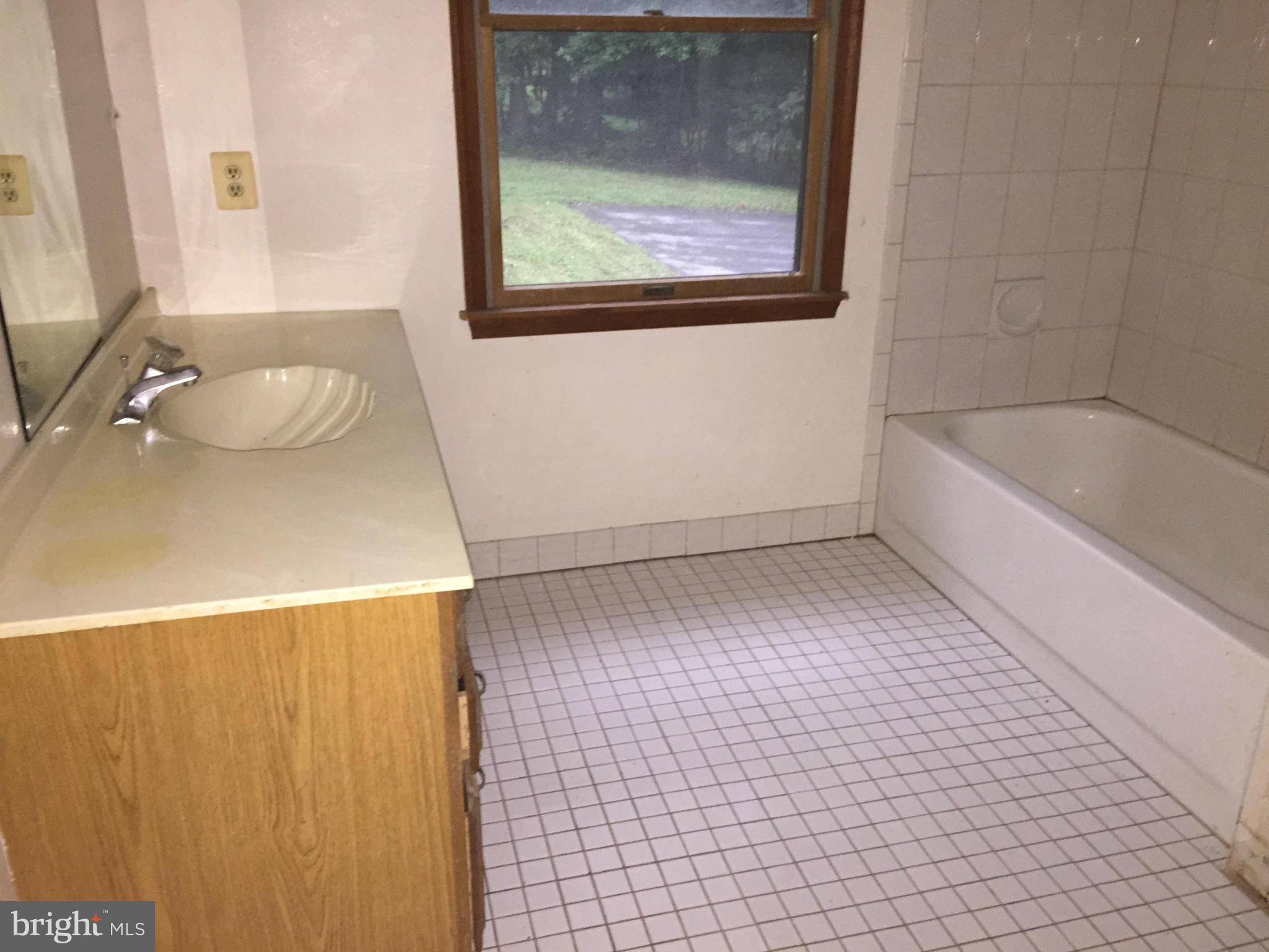 2344 Sandymount Road Finksburg, MD 21048 - Photo 16 of 19 Bath