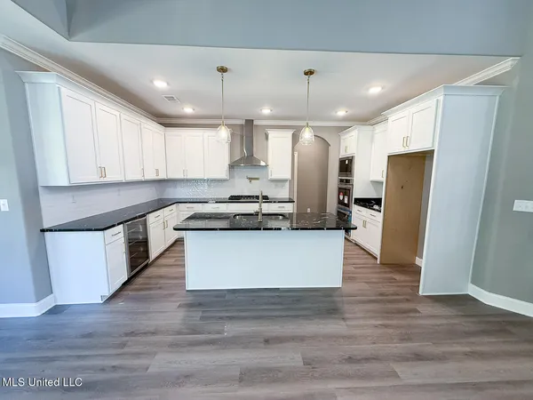 $599,000 | 451 Poplar Lane, Holly Springs, MS 38635