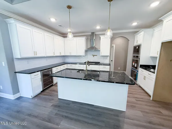 $599,000 | 451 Poplar Lane, Holly Springs, MS 38635