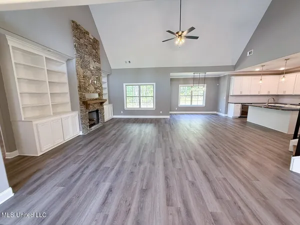 $599,000 | 451 Poplar Lane, Holly Springs, MS 38635