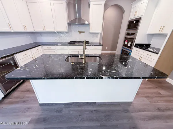 $599,000 | 451 Poplar Lane, Holly Springs, MS 38635