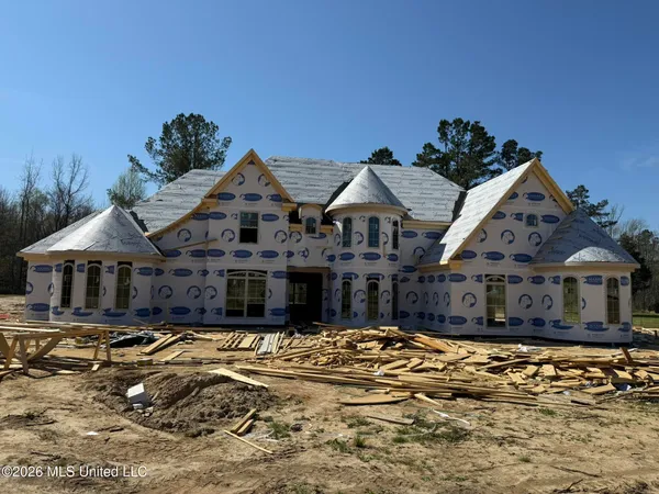 $599,000 | 451 Poplar Lane, Holly Springs, MS 38635