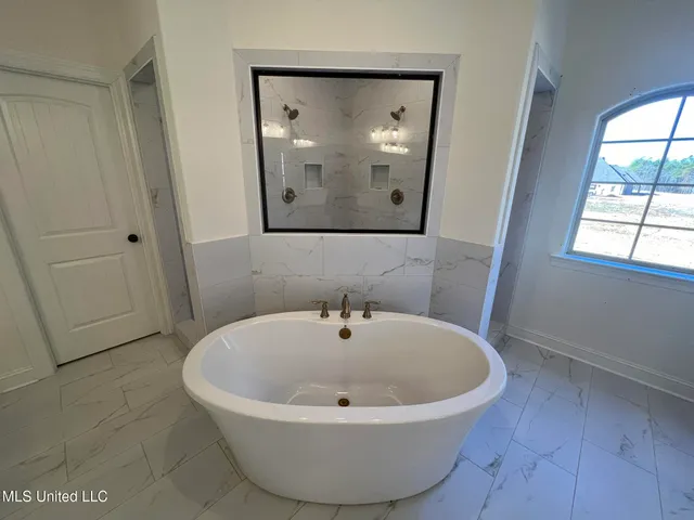 $599,000 | 451 Poplar Lane, Holly Springs, MS 38635