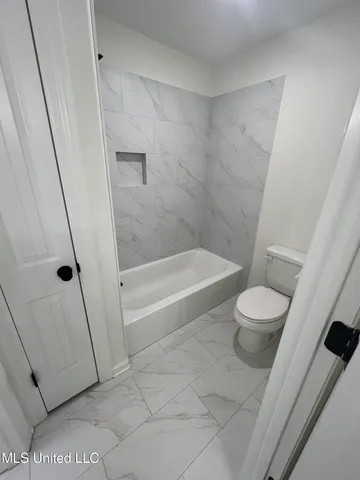 $599,000 | 451 Poplar Lane, Holly Springs, MS 38635