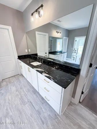 $599,000 | 451 Poplar Lane, Holly Springs, MS 38635