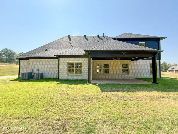 $599,000 | 451 Poplar Lane, Holly Springs, MS 38635