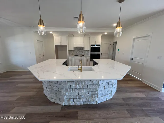 $599,000 | 451 Poplar Lane, Holly Springs, MS 38635