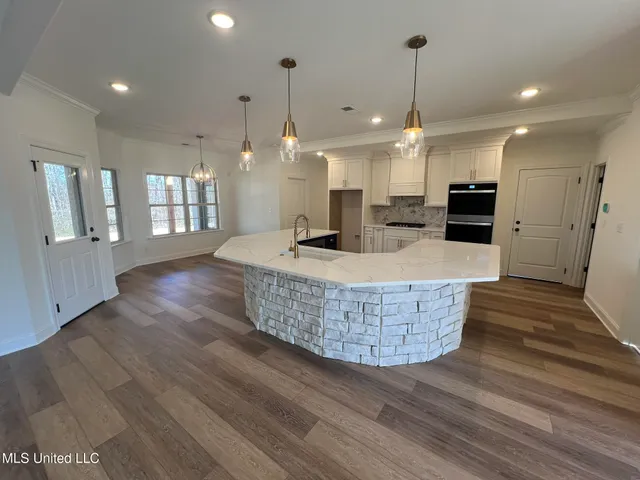 $599,000 | 451 Poplar Lane, Holly Springs, MS 38635