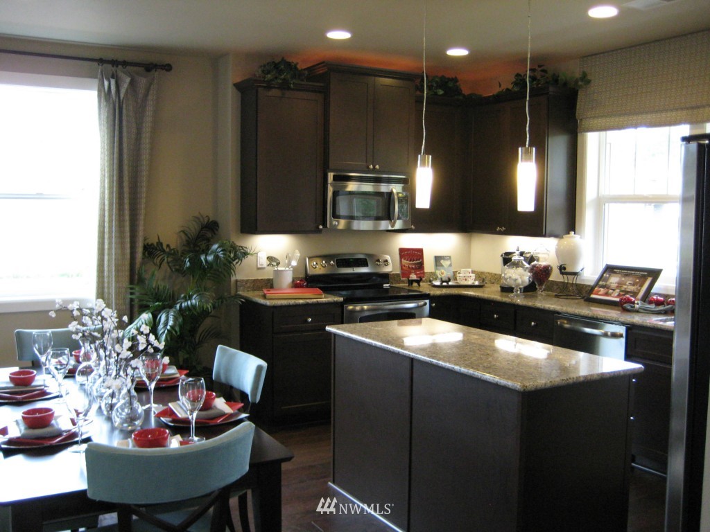 21015 39th Drive Southeast, Unit 28 Bothell, WA 98021 - Photo 4 of 12