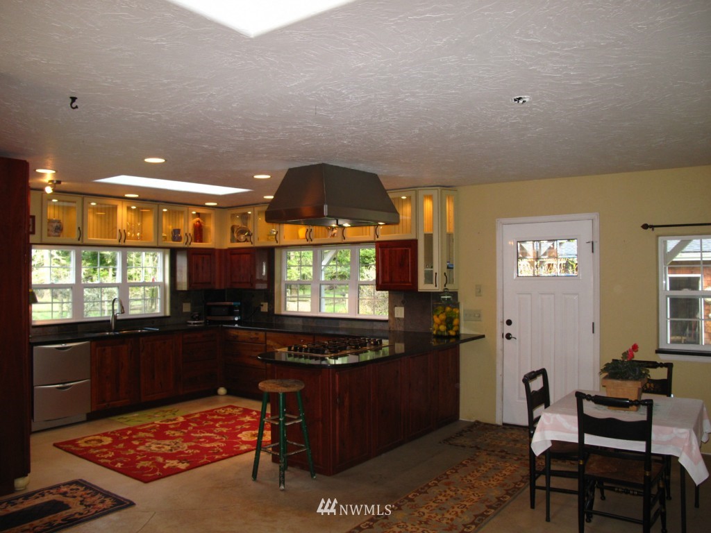 341 Hudson Road Port Angeles, WA 98363 - Photo 3 of 23 Gallery Image 3