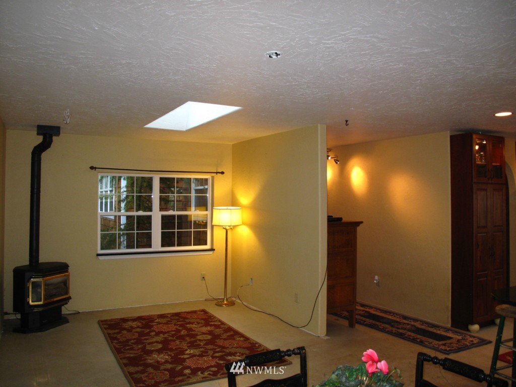 341 Hudson Road Port Angeles, WA 98363 - Photo 6 of 23 Gallery Image 6